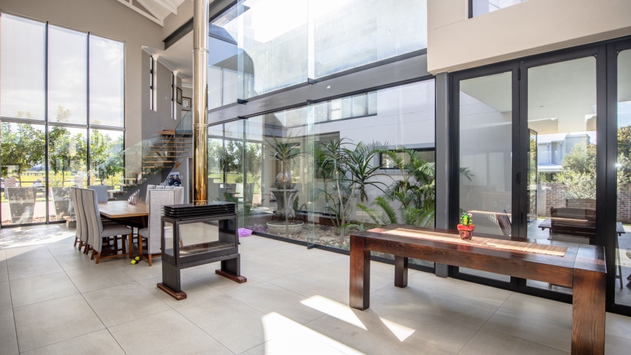 5 Bedroom Property for Sale in The Coves North West